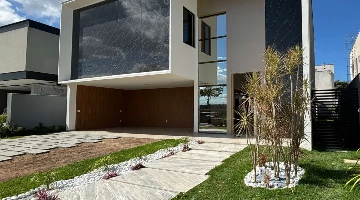 8BEEC70A-9E64-4C42-8F03-EB11CFF69D70